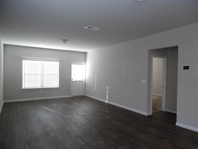 Foto del edificio - Room in House on Independence Ave