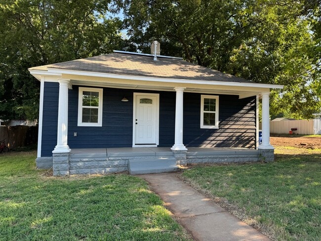 Building Photo - Move in special: Guthry Beautiful 3 bedroom