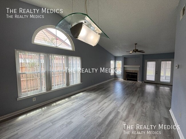 Building Photo - 3117 Bridgeford Dr
