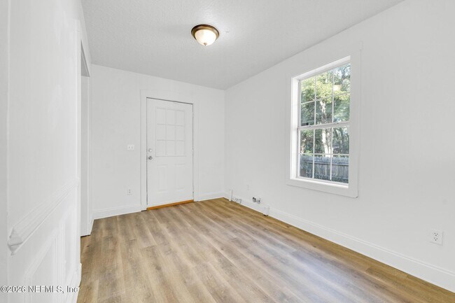 Foto del edificio - 2971 Warrington St