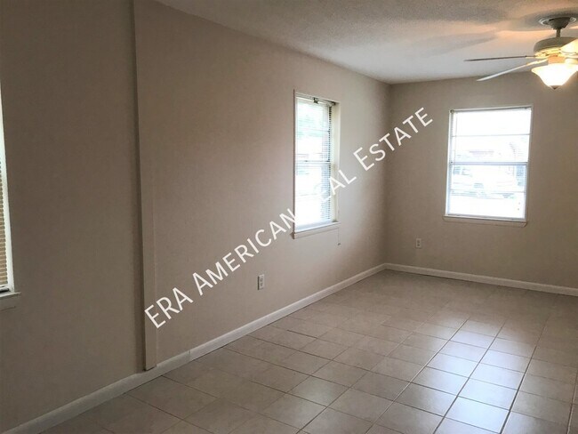 Foto del edificio - Cute duplex in Shalimar!