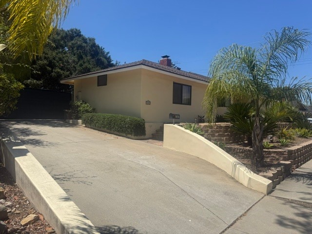 Entrada de coches - 5587 Cathedral Oaks Rd