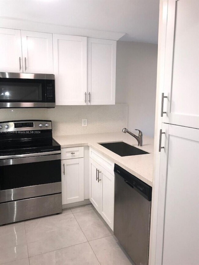 Foto del edificio - 13404 SW 62nd St