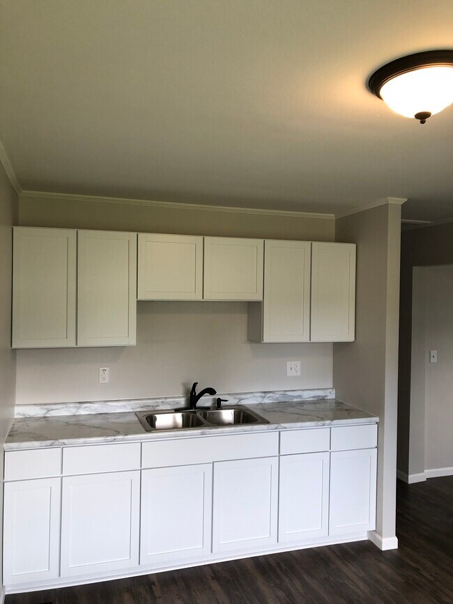 Building Photo - 2453 Marshall Dr