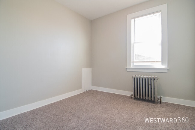 Building Photo - 1242 121st St