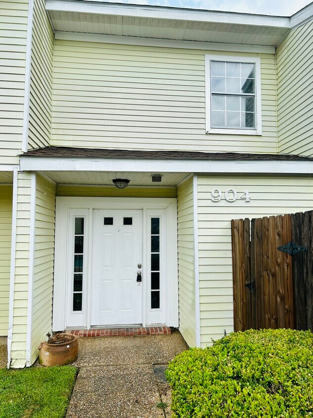 101 Wilbourn Blvd Unit 904, Lafayette, LA 70506 Condo for Rent in