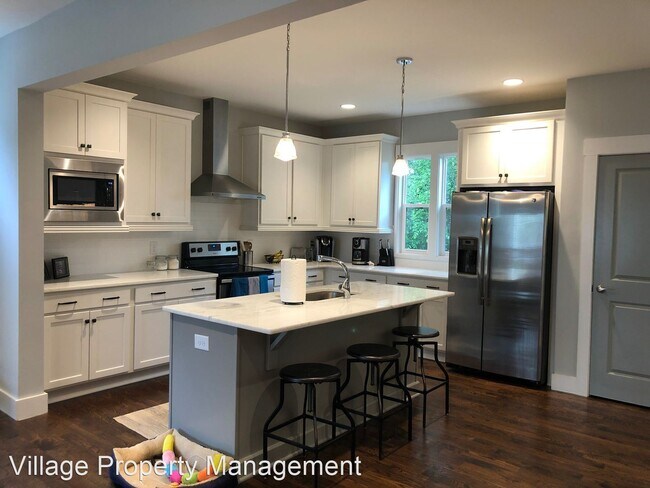 Building Photo - 3 br, 2.5 bath House - 702 B Waco Drive