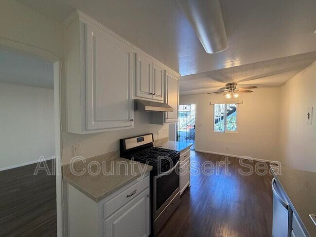 Foto del edificio - 1587 Coriander Dr