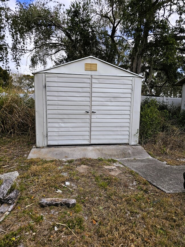 Back, Shed - 6819 Hammock Rd