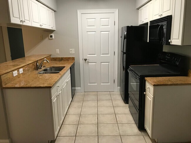 Building Photo - The Legends