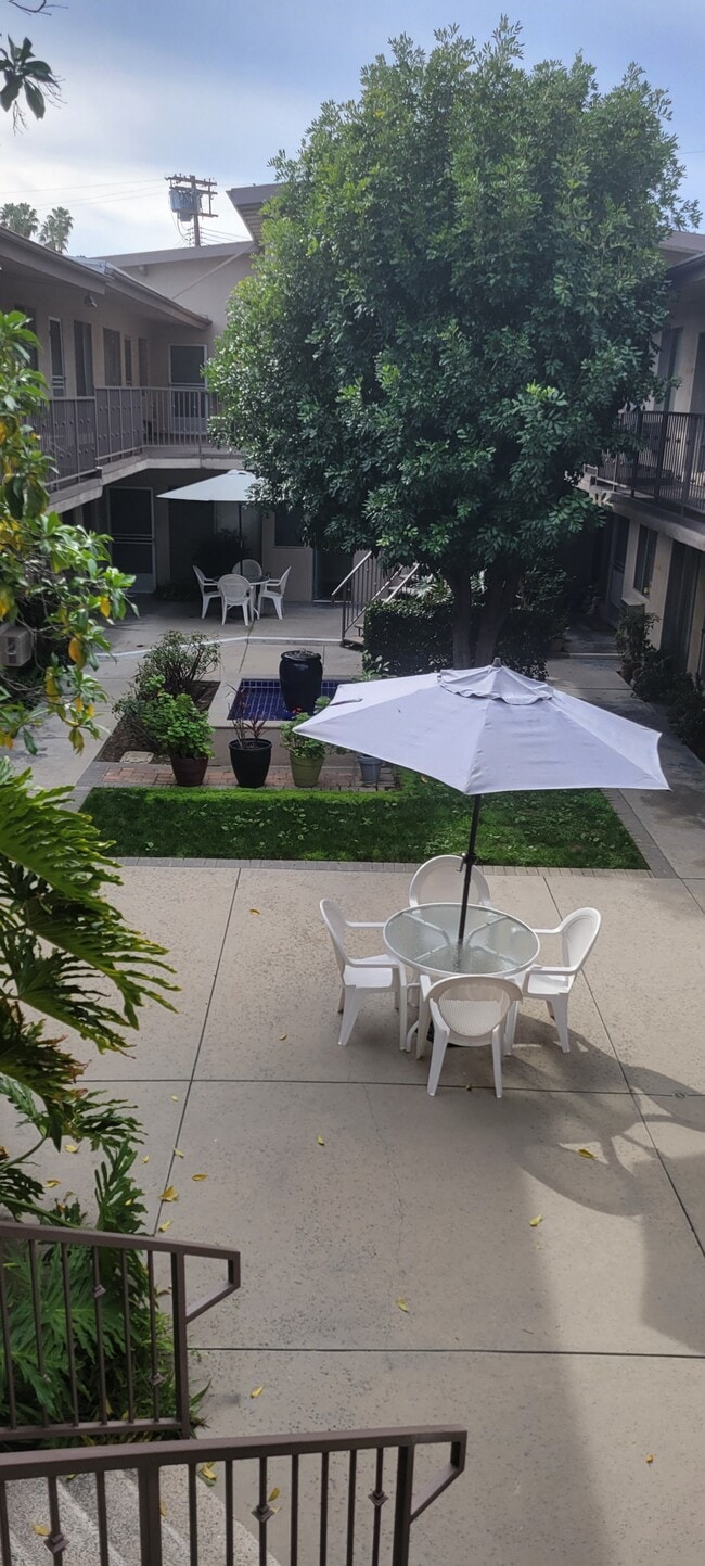 Foto del edificio - Tarzana Gardens