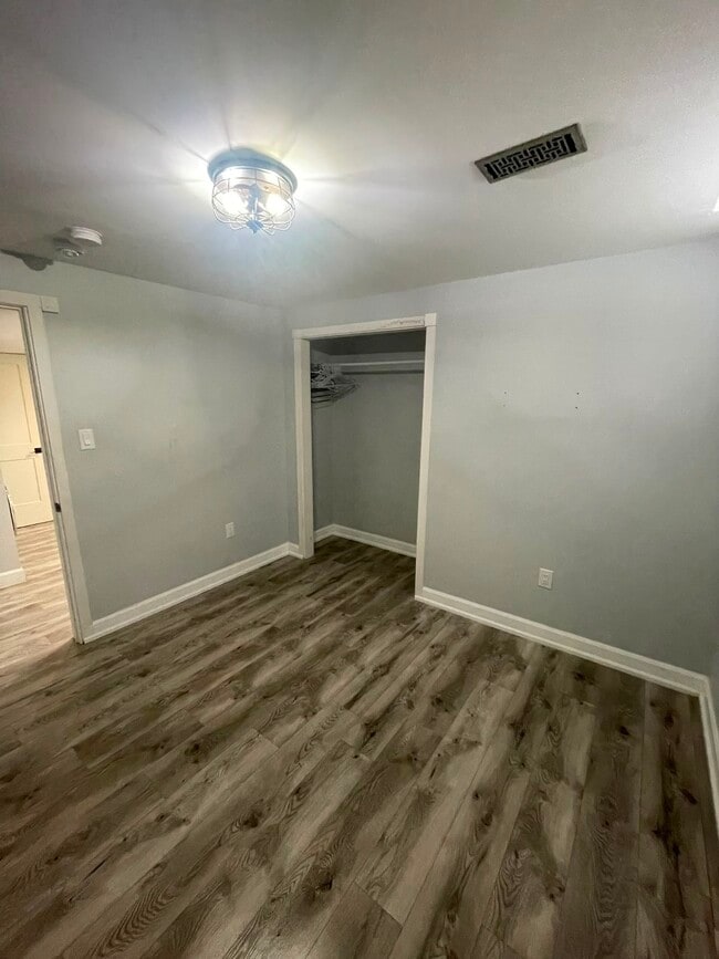 Building Photo - 225 River Forks Ln