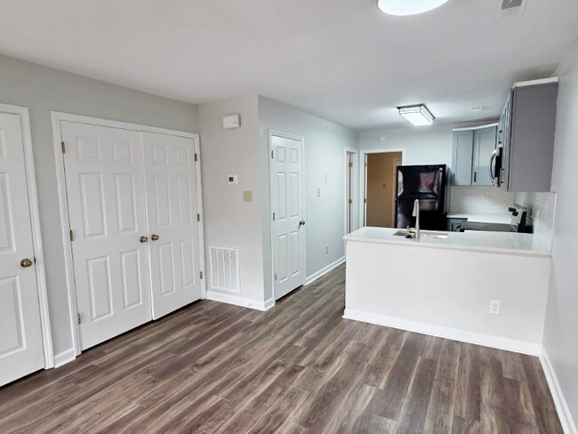 Building Photo - 93 Stone Hill Ct