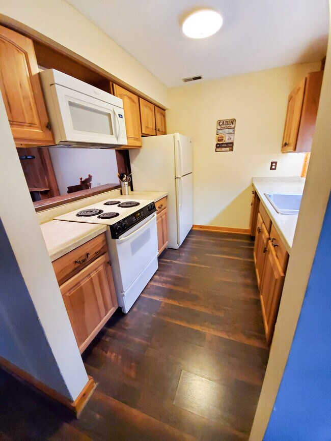 Building Photo - 24 Mulberry Ln