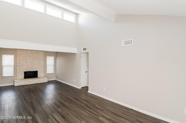 Building Photo - 11512 Dandelion Way
