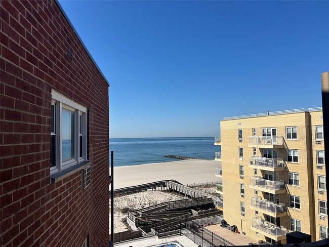 Building Photo - 750 Shore Rd