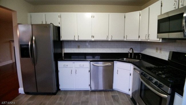 Building Photo - 339 Penns Way