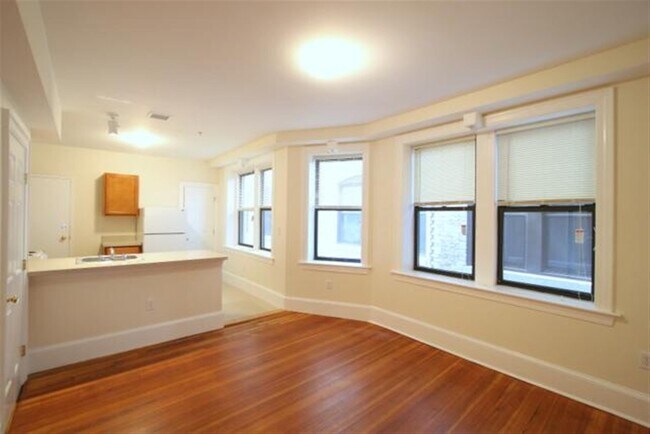 Foto del edificio - 859 Massachusetts Ave