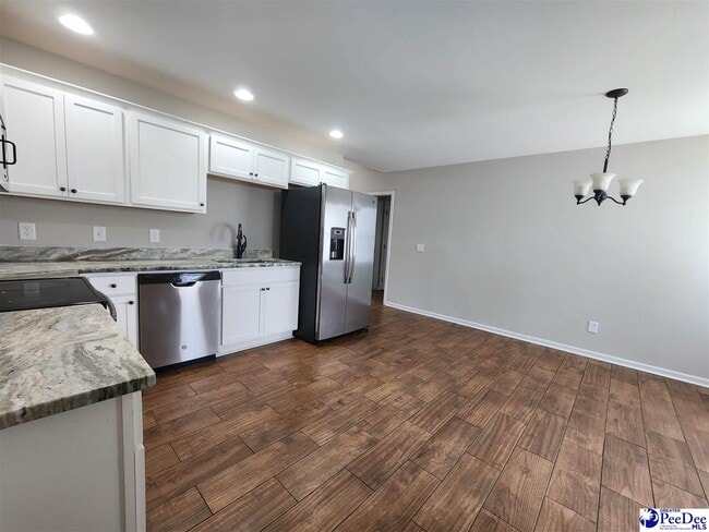 Building Photo - 297 Green Acres Rd