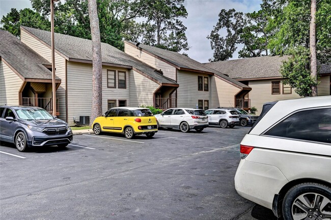 Building Photo - 12900 Walden Rd