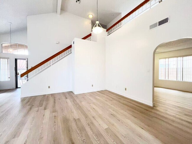 Foto del edificio - 10001 Dove Ridge Dr