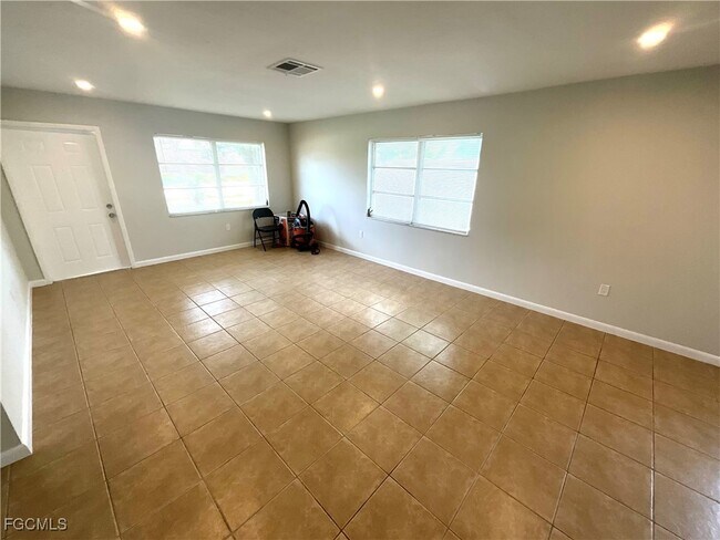 Foto del edificio - 610 SE 13th Ct