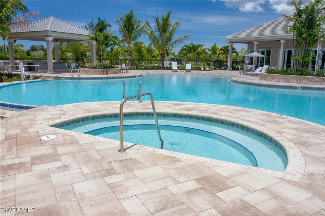 Foto principal - 220 Indies Dr E