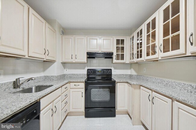 Foto del edificio - 200 N Pickett St