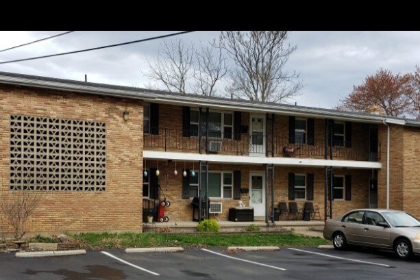 Primary Photo - 10 Highland Ave