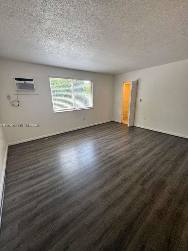 Foto del edificio - 7000 NW 186th St