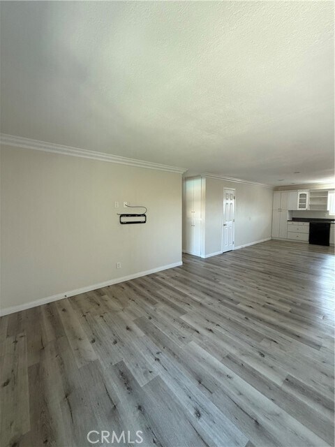 Foto principal - 7100 Cerritos Ave