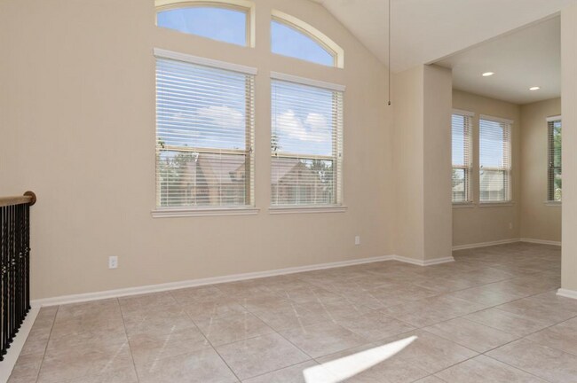 Foto del edificio - 203 Cheswood Forest Pl