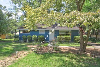 Building Photo - 604 Hale Ave