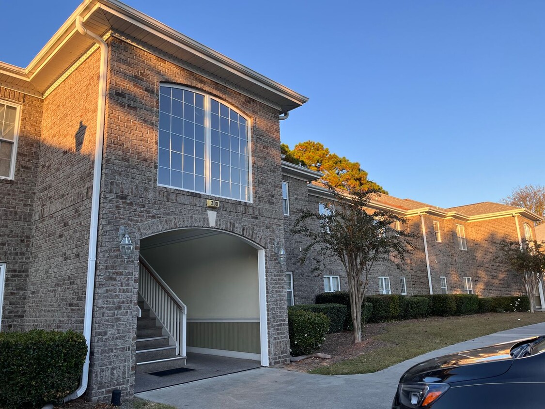 Foto principal - Unfurnished, Recently renovated, 3 Bedroom...