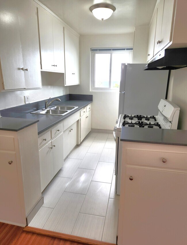 Foto del edificio - 1133 N Hacienda Pl