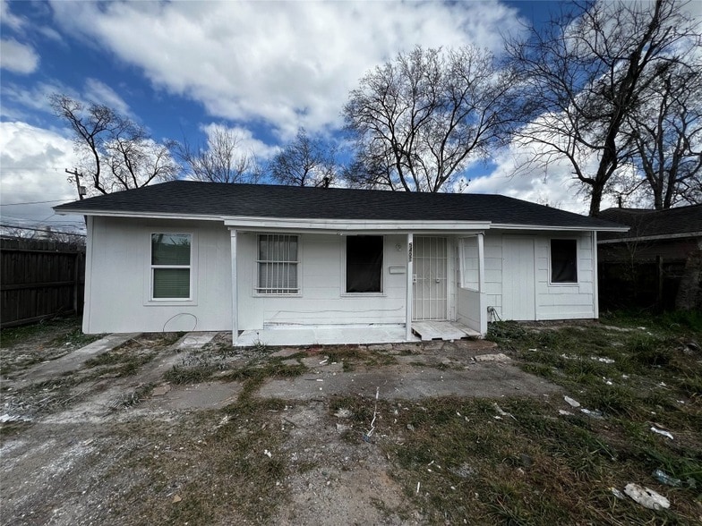 Photo - 5401 Doolittle Boulevard Unit