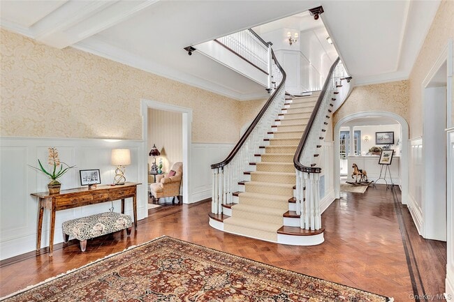 Foto del edificio - 270 Guard Hill Rd