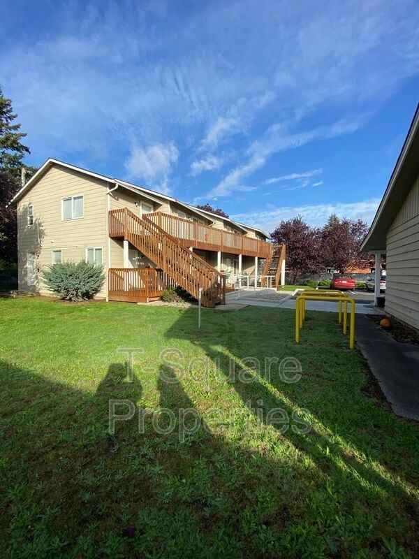 Primary Photo - 717 Cedar Ave