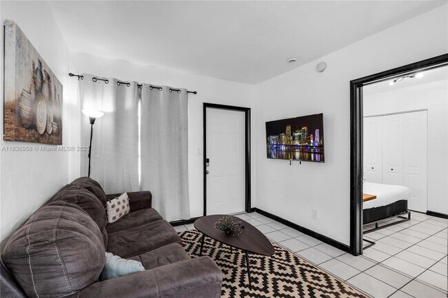 Foto del edificio - 105 SW 5th Ct