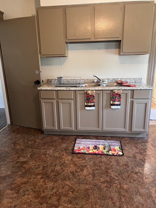 Foto principal - 2708 E 89th St
