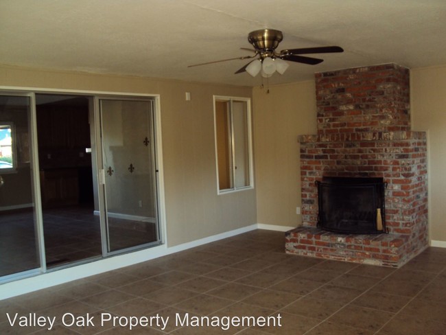 Building Photo - 3 br, 2 bath House - 1208 David Court