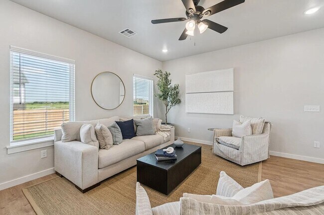 Foto del edificio - 19500 Molly Pl