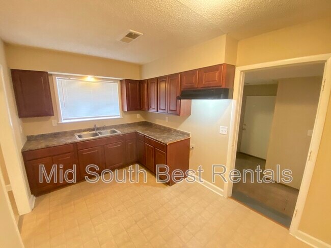 Foto del edificio - 4947 Teal Ave