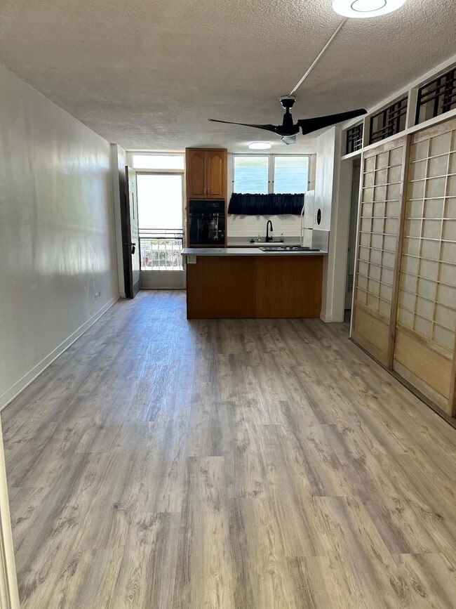 Building Photo - 1505 Kewalo St
