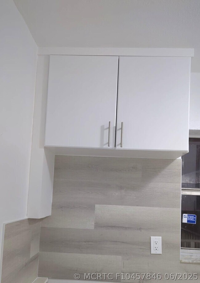 Foto del edificio - 1245 W 24th St