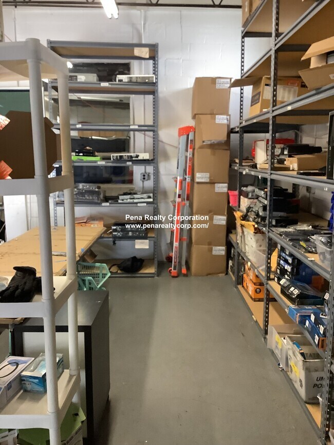 Foto del edificio - 815 Hyde Park Ave