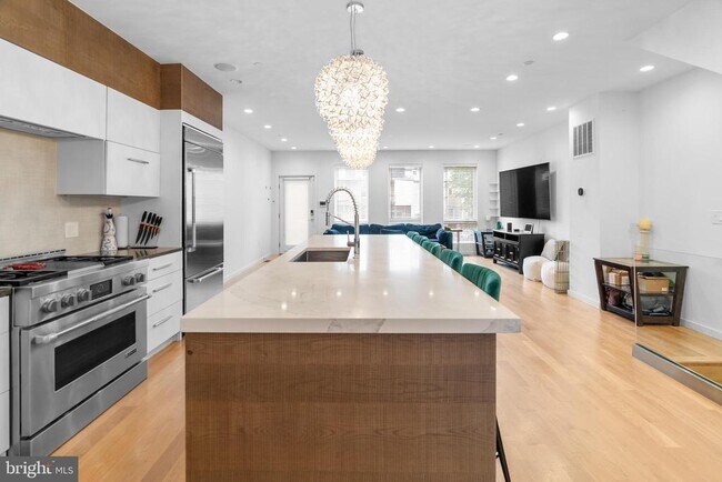 Foto del edificio - 20 Channing St NW