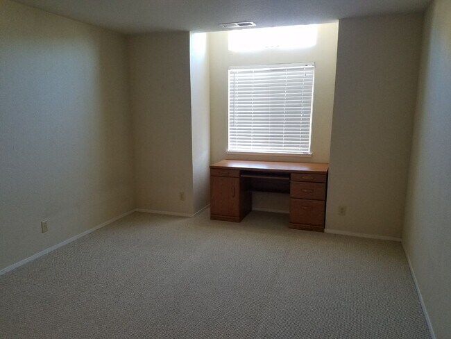 Building Photo - 24699 Diamond Ridge Dr