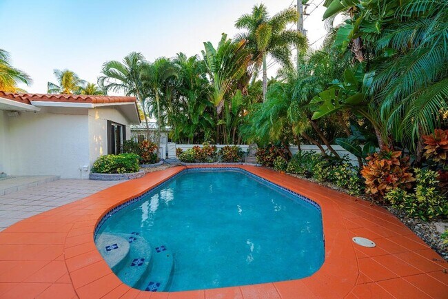 Foto del edificio - 1016 NE 26th Ave