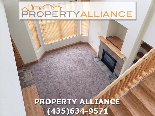 Foto del edificio - 6042 N Fox Pointe Cir